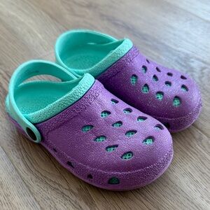 CROCS Kids Water Shoes in Purple and Aqua